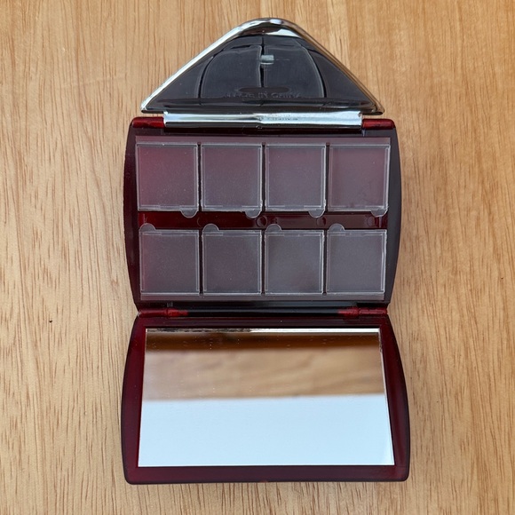 Vintage Compact Pill Case with Mirror - Picture 2 of 7